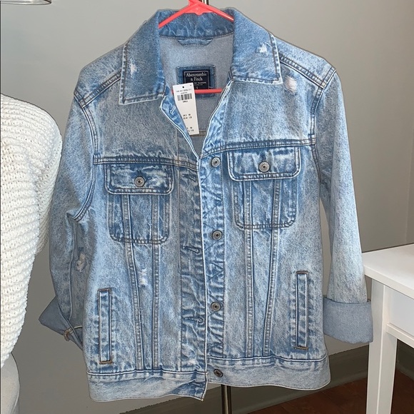 Abercrombie & Fitch Jackets & Blazers - A&F OVERSIZED LIGHT WASH DISTRESSED JEAN JACKET